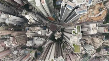 Hong Kong şehir konut uzun boylu Drone Uçan üzerinden havadan görünümü.