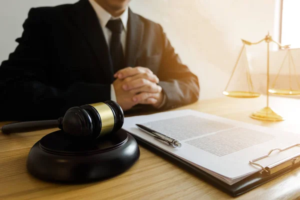 Advocaat Werkt Tabel Office Consultant Advocaat Advocaat Rechter Concept — Stockfoto