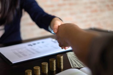 İş karşılıklı. El sallayarak, Toplantı, başarı anlaşması müzakere terbiye iş adamları. İş kavramı.