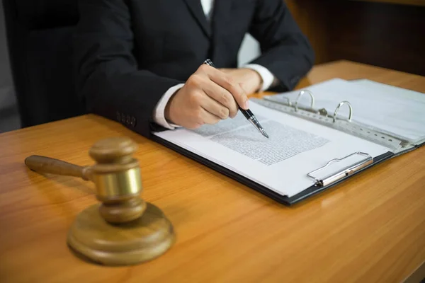 Lawyer working on the table in office. consultant lawyer, attorn — Stock Photo, Image