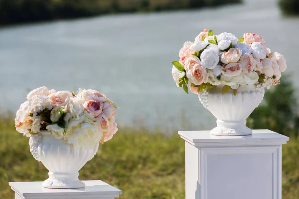 Bela Decoração Floral Casamento Exterior Cerimônia Casamento Inspiração Para Decoradores — Fotografia de Stock