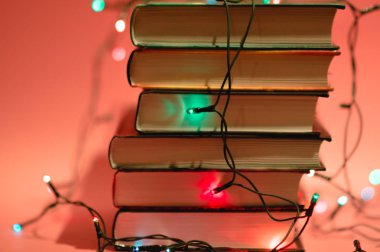 Kitap yığını ve
