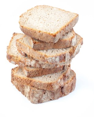 Dilimlenmiş çavdar ekmeği. Beyaz arka plan üzerinde izole.
