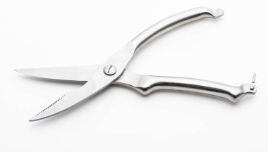 Pişirme (mutfak eşyaları koleksiyonu) için Metalik kevgir. Açık. Beyaz arka planda yalıtılmış.