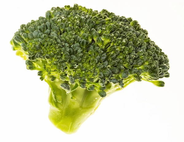 Brócoli (brócoli, brócoli, brócoli, brócoli, brote de brócoli, brassica oleracea) y muy fresco (con gotas de agua). Aislado sobre fondo blanco . — Foto de Stock