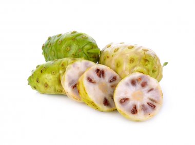 Noni meyve beyaz arka plan üzerinde