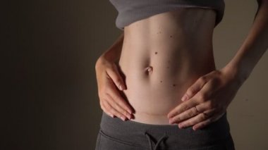 C bölümü Bebek Doğum sonrası kurtarma anne tutan sezaryen operasyon iyileşmek