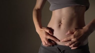 C bölümü Bebek Doğum sonrası kurtarma anne tutan sezaryen operasyon iyileşmek