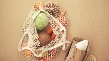 Sebze ve meyve dolu kafes dize çanta geri dönüşüm, Eko arayanlara hiçbir plastik kavramı 4k