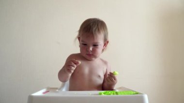 Asya bebek kız oyun renkli hamur.