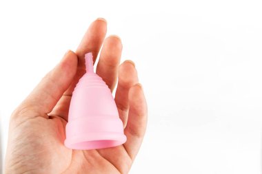 Kadın el bir adet fincan katlama. Kadın sağlığı seçimi