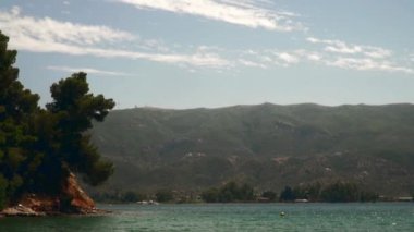 Poros adasında Ki Aşk Plajı, sahil yaz tatili. Seyahat