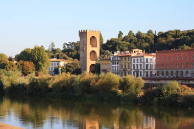 Nehri yakınında kentin