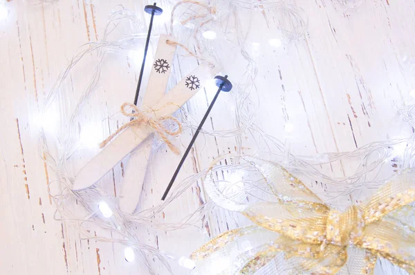 Hintergrund Weihnachten Oder Neujahr Tannenzweige Bunte Glaskugeln Dekoration Und Glitzernde — Stockfoto