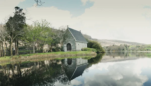 View Gouganebarra Lake River Lee Saint Finbarr Oratory Chapel County — Stock Photo, Image