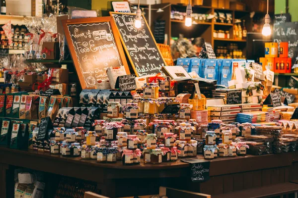 13th Nisan 2018, Cork, İrlanda - İngilizce Pazar, bir belediye gıda piyasa Cork, ünlü turistik şehir merkezinde