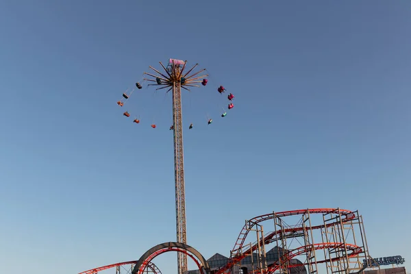 Abril 2018 Cork Irlanda Rueda Fortuna Parque Temático Funderland Carretera —  Fotos de Stock