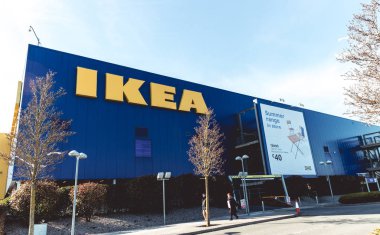 Askeri yürüyüş 20th, 2018, Ballymun, Dublin, İrlanda - IKEA Dublin mağaza. IKEA dünyanın en büyük mobilya perakendeci ve mobilya montajı hazır satıyor