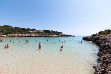 16th Haziran 2017, Felanitx, İspanya - Cala Marcal beach görünümünü ve turkuaz suları