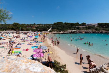 16th Haziran 2017, Felanitx, İspanya - Cala Marcal beach görünümünü ve turkuaz suları