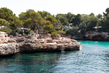 16 Haziran 2017 Cala Marcal, Mallorca, İspanya - deniz yıldızı deniz macera, tekne Mallorca, Doğu kıyısında Cala D'or, Cala Ferrera, Porto Colom ve diğerleri gibi çeşitli duraklı binmek