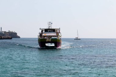 16 Haziran 2017 Cala Marcal, Mallorca, İspanya - deniz yıldızı deniz macera, tekne Mallorca, Doğu kıyısında Cala D'or, Cala Ferrera, Porto Colom ve diğerleri gibi çeşitli duraklı binmek