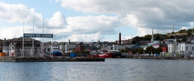 Cork şehir İrlanda, bağlantı noktası ve nehir Lee panoramik manzaralı.