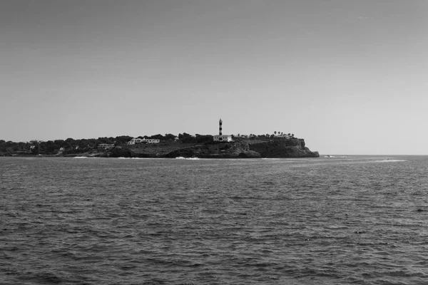 2017年6月16日 Marcal 马略卡岛 西班牙 海星海冒险 小船乘坐沿马略卡岛的东海岸 以几中止例如卡拉 卡拉费雷拉 波尔图科罗姆和其他 — 图库照片