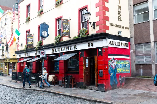 Huhtikuu 2018 Dublin Irlanti Auld Dubliner Temple Bar Alueella Joka — kuvapankkivalokuva