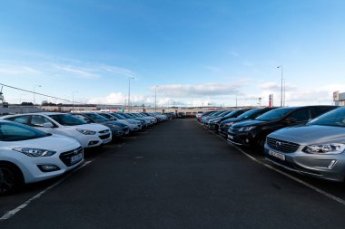 Askeri yürüyüş 8th, 2018, Cork, İrlanda - ikinci el araba Kearys Hyundai araba bayilik dışında.