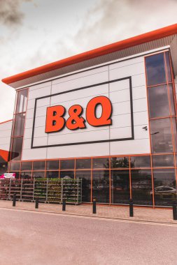 15 Mayıs, Cork, İrlanda - B ve Q Mahon nokta Alışveriş Merkezi, bir ambar gibi zincir için DIY, dekorasyon ve malzemeleri Bahçe.