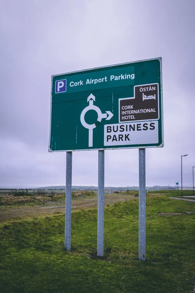Φεβρουαρίου 2018 Κορκ Ιρλανδία Διεθνές Αεροδρόμιο Του Cork Πινακίδες Έξω — Φωτογραφία Αρχείου