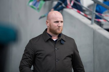 25th Eylül 2018, Cork, İrlanda - John Hartson geri İrlanda ve Celtic XI vs Manchester United XI arasında Liam Miller haraç yarısı maç ikinci gelir.