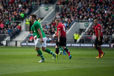 25th Eylül 2018, Cork, İrlanda - Kevin Doyle Liam Miller haraç sırasında maç İrlanda ve Celtic XI arasında vs Manchester United XI.
