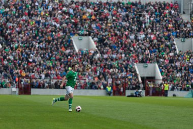 25th Eylül 2018, Cork, İrlanda - Kevin Doyle Liam Miller haraç sırasında maç İrlanda ve Celtic XI arasında vs Manchester United XI.