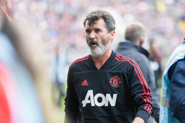 25th Eylül 2018, Cork, İrlanda - Roy Keane Liam Miller haraç için Pairc Kullanıcı arabirimi Chaoimh sahada ısınma sırasında maç İrlanda ve Celtic XI arasında vs Manchester United XI.