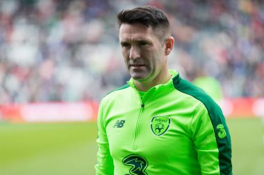 25th Eylül 2018, Cork, İrlanda - Robbie Keane Liam Miller haraç için Pairc Kullanıcı arabirimi Chaoimh sahada ısınma sırasında maç İrlanda ve Celtic XI arasında vs Manchester United XI.
