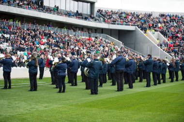 25th Eylül 2018, Cork, İrlanda - bando İrlanda ve Celtic XI vs Manchester United XI Liam Miller haraç maçı için Pairc Kullanıcı arabirimi Chaoimh adım hedef kitleye eğlendirir.