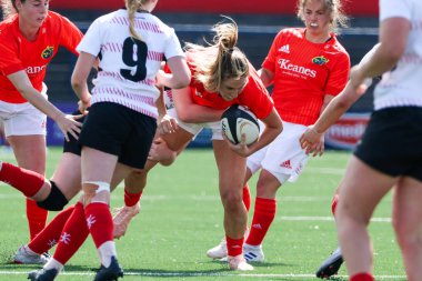 17 Ağustos 2019 Cork, İrlanda - Eimear Considine Munster Women Rugby 'de (38) vs Ulster Women Rugby (12) İrlanda Bağımsız Parkı'nda.