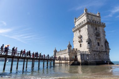 6 Ekim 2019, Lizbon, Portekiz - Belem Kulesi, resmi adıyla Saint Vincent Kulesi Lizbon 'da hem kale hem de Lizbon' a törensel geçit görevi gören 16. yüzyıldan kalma bir kaledir..