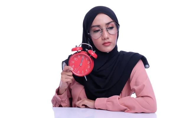 Wajah Emosi Atau Ekspresi Muslim Wanita Wajah Dengan Jam Waktu — Stok Foto