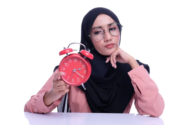 Cara Emoción Expresión Musulmana Cara Mujer Con Reloj Tiempo Deferencia —  Fotos de Stock