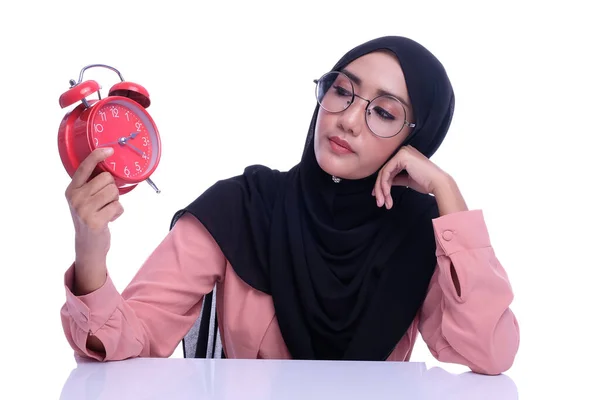 Känslor Ansikte Eller Uttryck Muslimsk Kvinna Ansikte Med Hänsynsfull Tid — Stockfoto