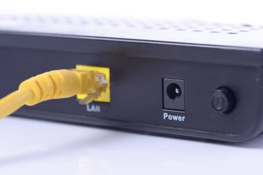 modem kablo kablosuna aşılanıyor