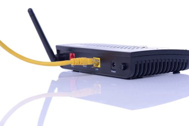 modem kablo kablosuna aşılanıyor