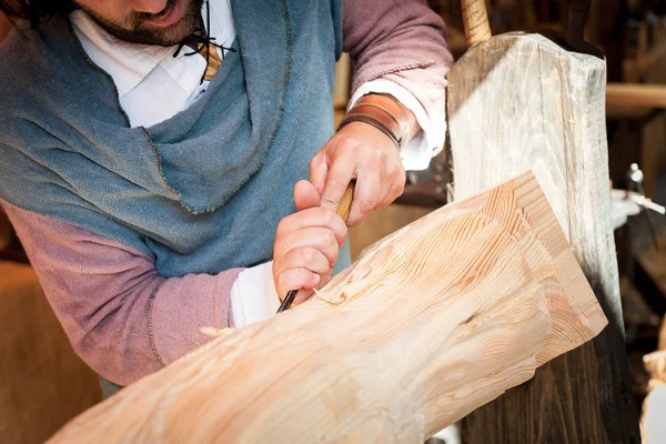 Craftsman Working Wood Gouge Han — Stock Photo, Image