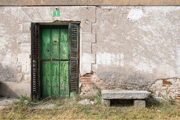 Retro door and window set located in abandoned villag — Stock Photo, Image