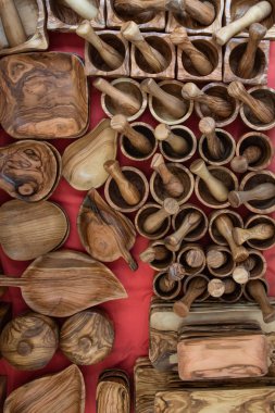 Kaşıklar, çatallar, mutfak eşyaları ve diğer mutfak gereçleri va oluşturulan