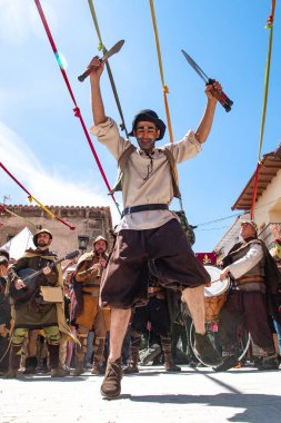 buffoon hareket insanlar tarafından çevrili bile mimetricated