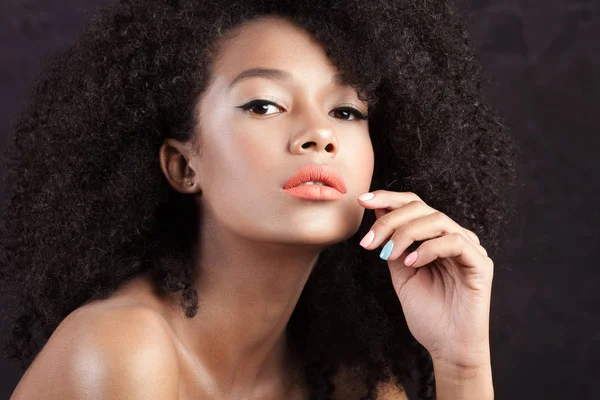 Ung Vacker Flicka Med Ren Perfekt Hud Närbild Beauty Porträtt — Stockfoto